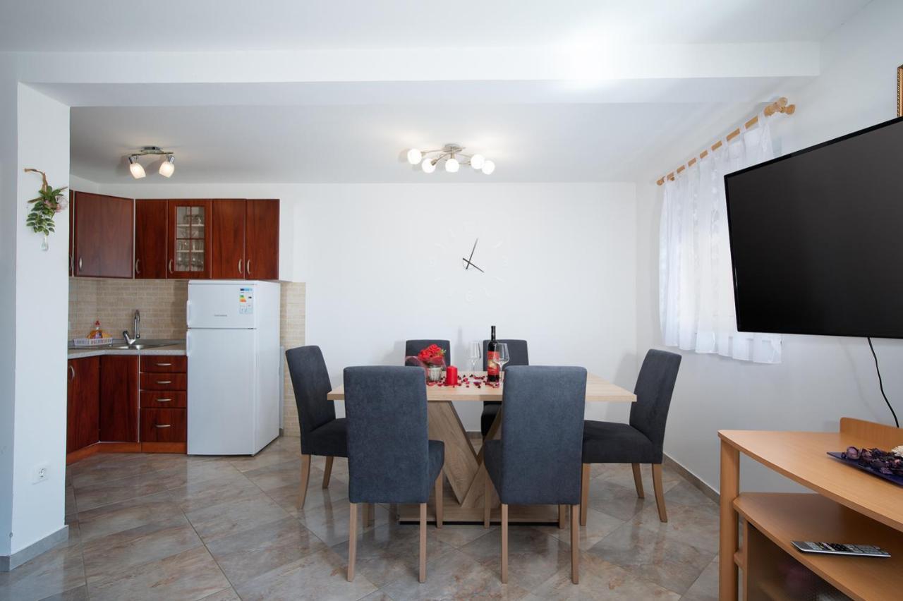 Apartmani Dujmovic Medulin Exteriér fotografie