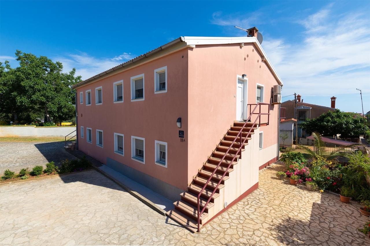 Apartmani Dujmovic Medulin Exteriér fotografie