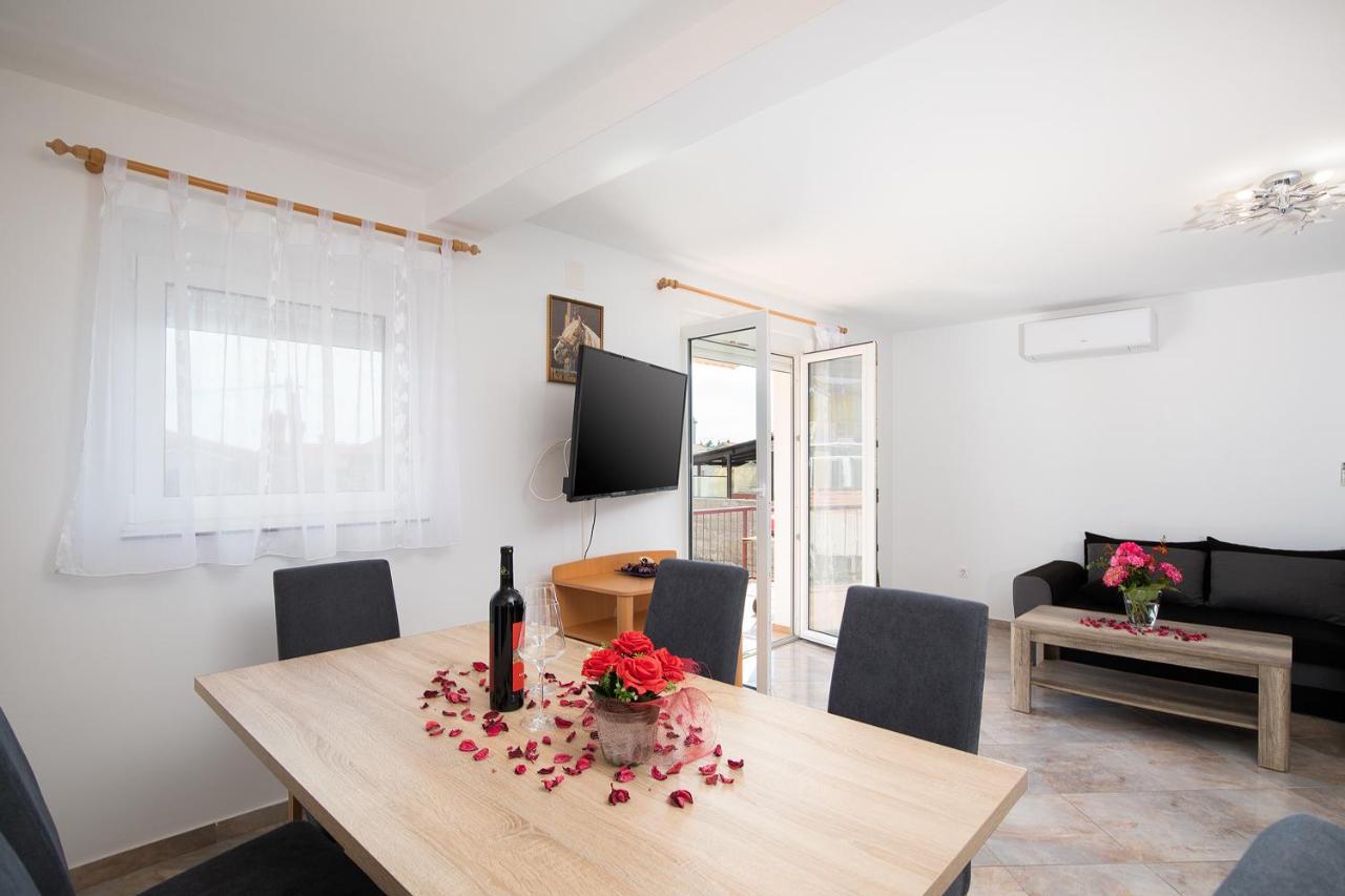 Apartmani Dujmovic Medulin Exteriér fotografie