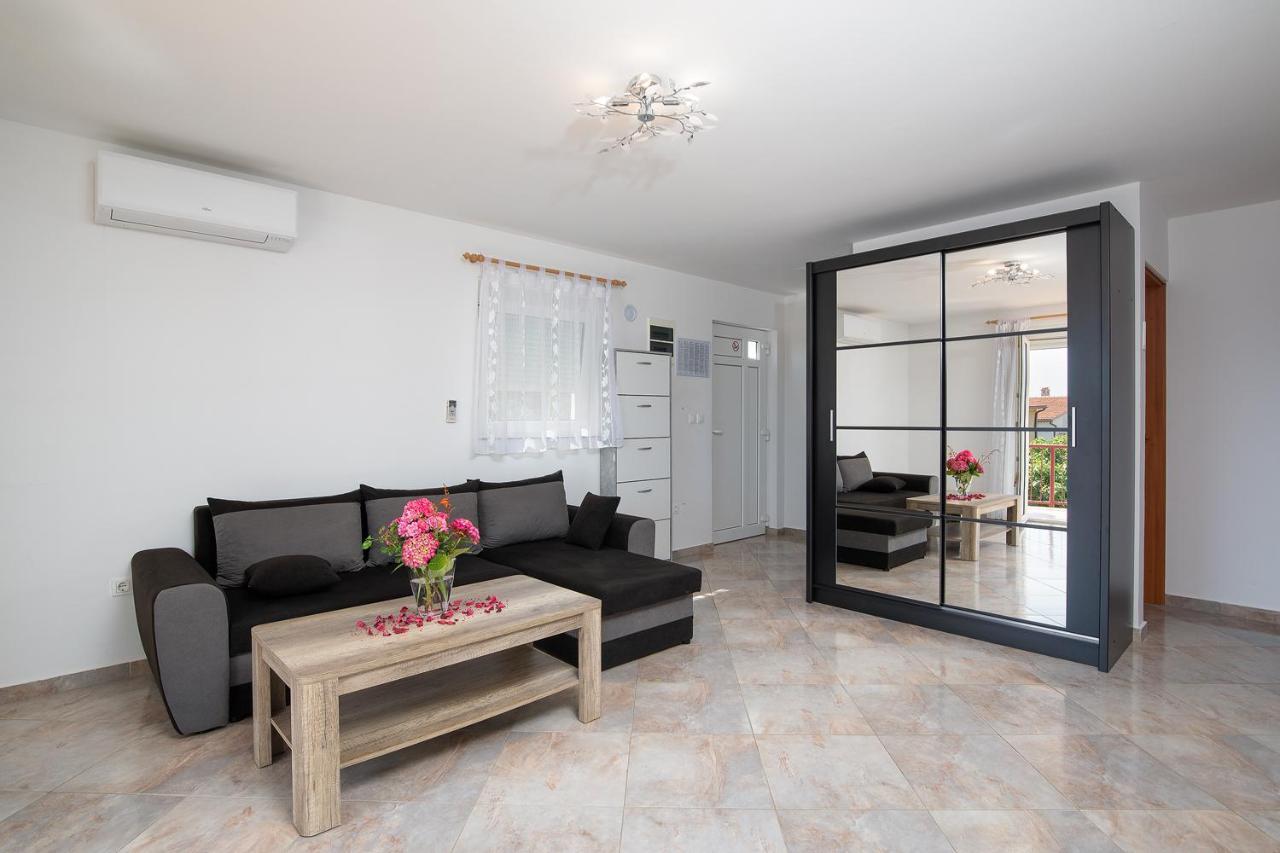 Apartmani Dujmovic Medulin Exteriér fotografie